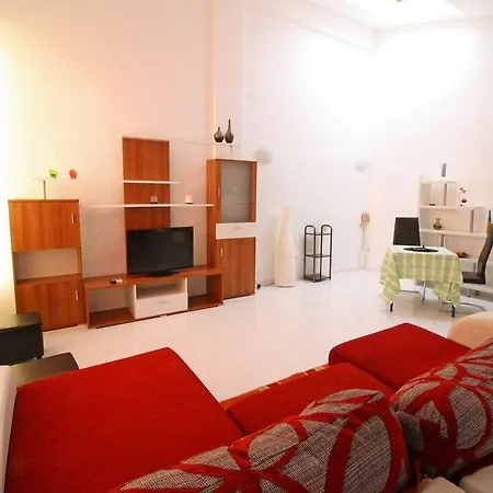 Holiday Duplex Esmeralda Κάλπε