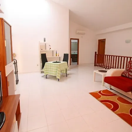 Hotel Holiday Duplex Esmeralda